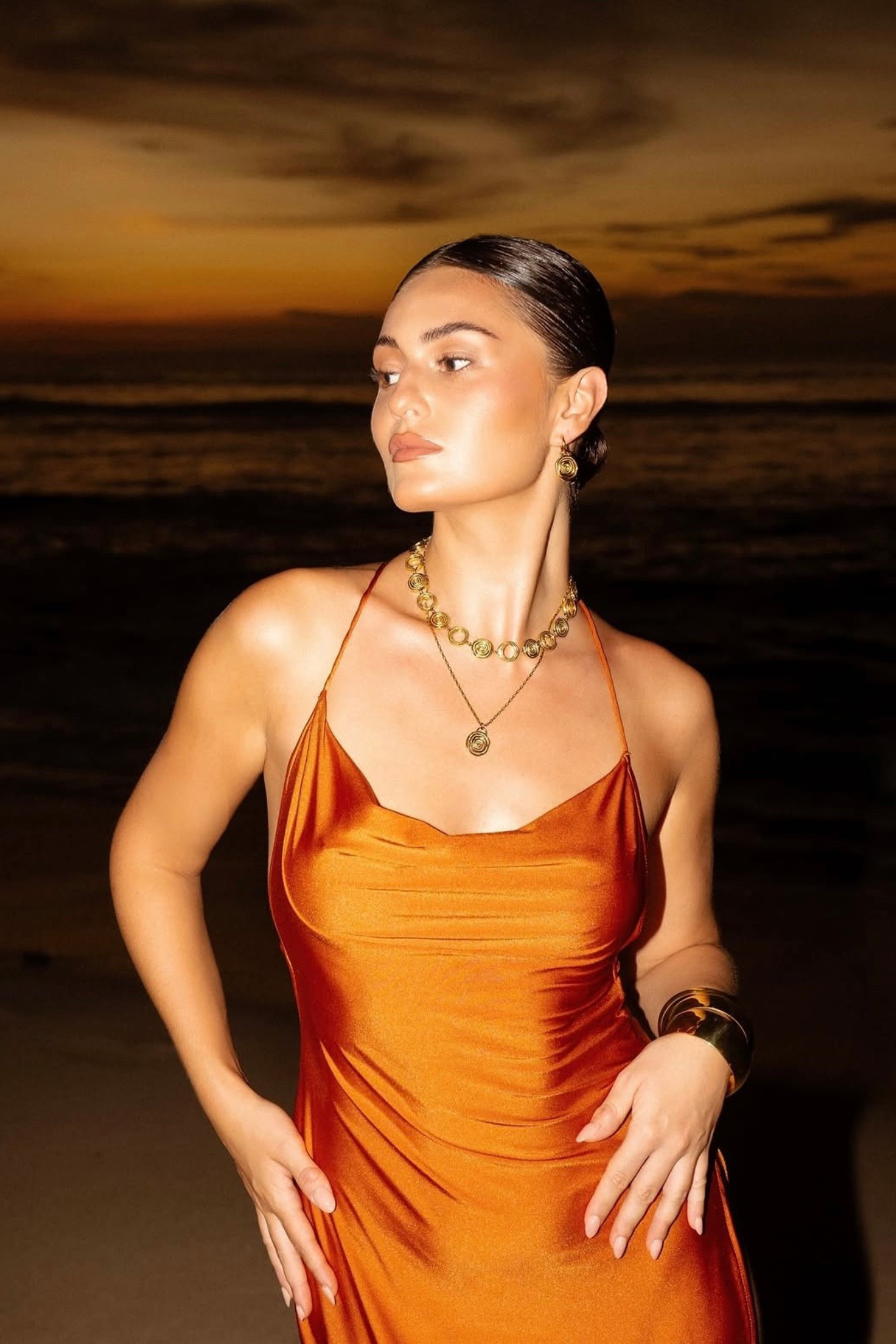 Sayulita Spiral Huggie Earrings - 图片 5